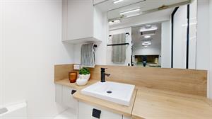 579574 image