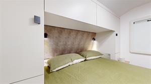579582 image